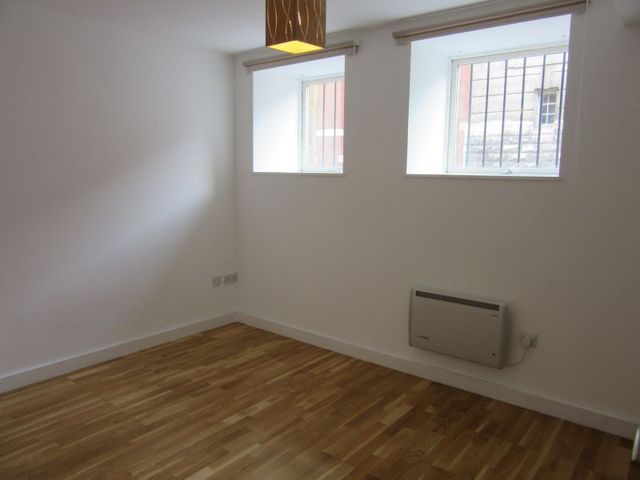  Image of 1 bedroom Apartment to rent in Newton Street Manchester M1 at 72-76 Newton Street  Manchester City, M1 1EU