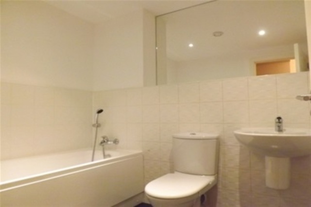  Image of 2 bedroom Flat to rent in The Woodlands Stirling FK8 at Stirling Town Stirling Stirling, FK8 2LB
