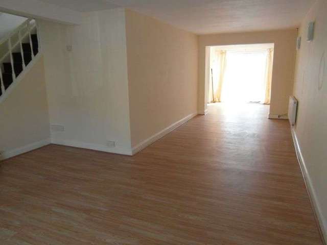  Image of 3 bedroom Terraced house to rent in Dent Close South Ockendon RM15 at Dent Close  South Ockendon, RM15 5DS