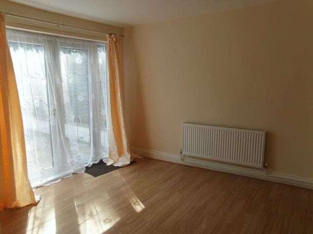  Image of 3 bedroom Terraced house to rent in Dent Close South Ockendon RM15 at Dent Close  South Ockendon, RM15 5DS