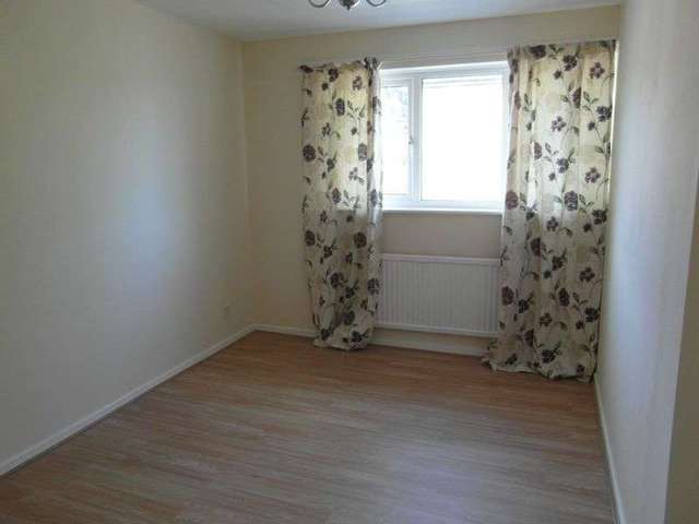  Image of 3 bedroom Terraced house to rent in Dent Close South Ockendon RM15 at Dent Close  South Ockendon, RM15 5DS