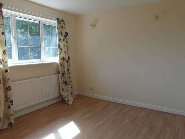  Image of 3 bedroom Terraced house to rent in Dent Close South Ockendon RM15 at Dent Close  South Ockendon, RM15 5DS