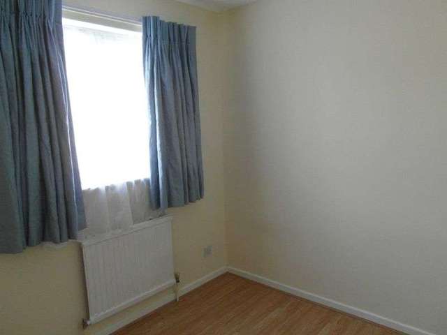 Image of 3 bedroom Terraced house to rent in Dent Close South Ockendon RM15 at Dent Close  South Ockendon, RM15 5DS