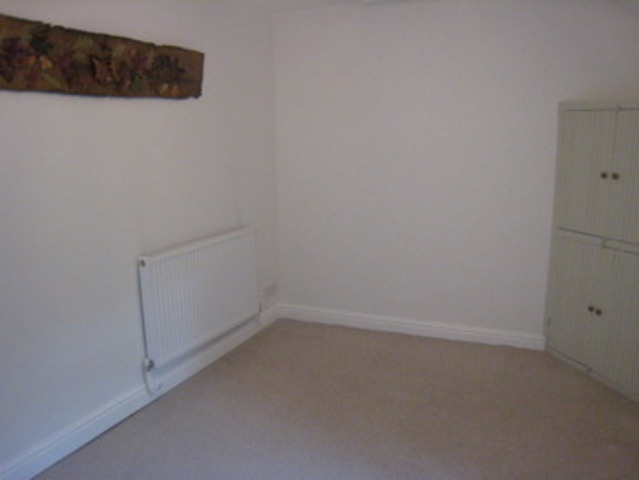  Image of 2 bedroom Terraced house to rent in Toad Lane Elston Newark NG23 at Toad Lane Vale of Belvoir Elston, NG23 5NS