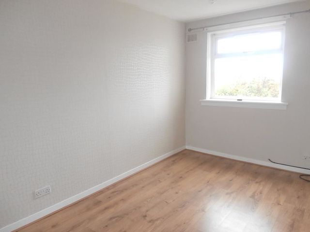 Image of 2 bedroom Flat to rent in Tolsta Crescent Polmont Falkirk FK2 at Polmont Falkirk Falkirk, FK2 0XN