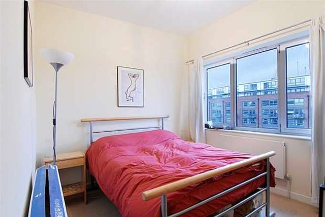  Image of 2 bedroom Flat to rent in Tower Bridge Road London SE1 at London Bridge, SE1 3FG