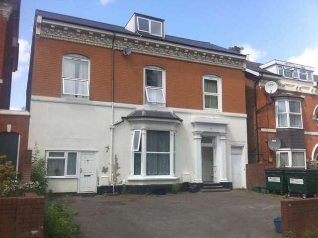  Image of Flat to rent in Trafalgar Road Moseley Birmingham B13 at Trafalgar Road Moseley Birmingham, B13 8BU