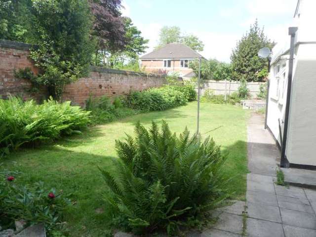  Image of Flat to rent in Trafalgar Road Moseley Birmingham B13 at Trafalgar Road Moseley Birmingham, B13 8BU