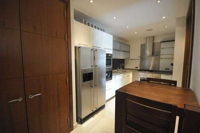  Image of 2 bedroom Flat to rent in Trevor Square London SW7 at Trevor Square  London, SW7 1EA