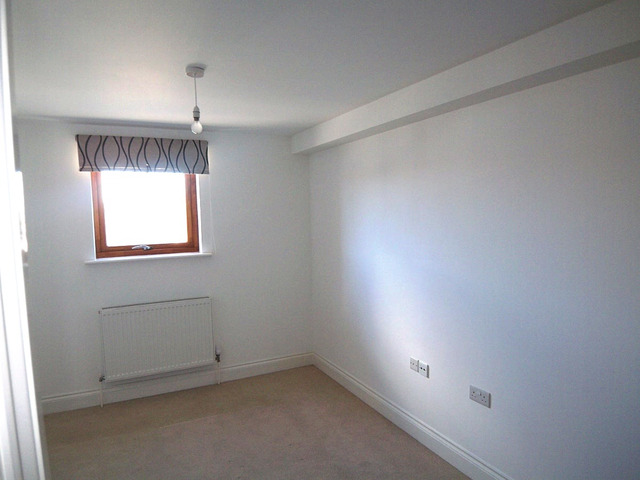  Image of 1 bedroom Flat to rent in Twyford Avenue Portsmouth PO2 at 302 Twyford Avenue  Portsmouth, PO2 8NT
