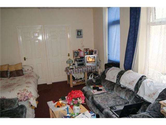  Image of 1 bedroom Flat to rent in Upper Church Road Weston-super-Mare BS23 at Upper Church Road  WESTON SUPER MARE, BS23 2DX
