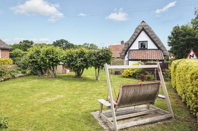  Image of 3 bedroom Cottage for sale in Upper Street Billingford Diss IP21 at Upper Street Billingford Diss, IP21 4HP