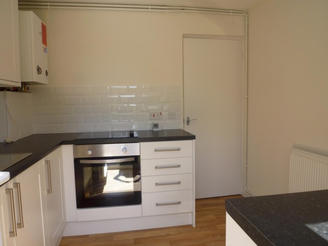  Image of 1 bedroom Flat to rent in Valley Park Drive Horndean Waterlooville PO8 at Clanfield  Waterlooville, PO8 0PL