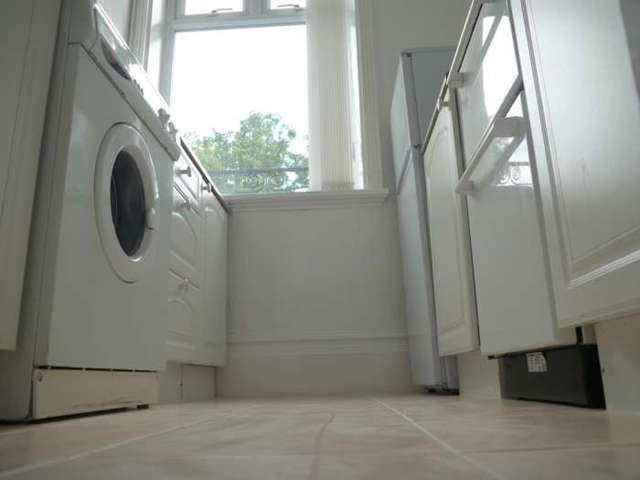  Image of 1 bedroom Flat to rent in Victoria Crescent Eccles Manchester M30 at Victoria Crescent Eccles Manchester, M30 9AN
