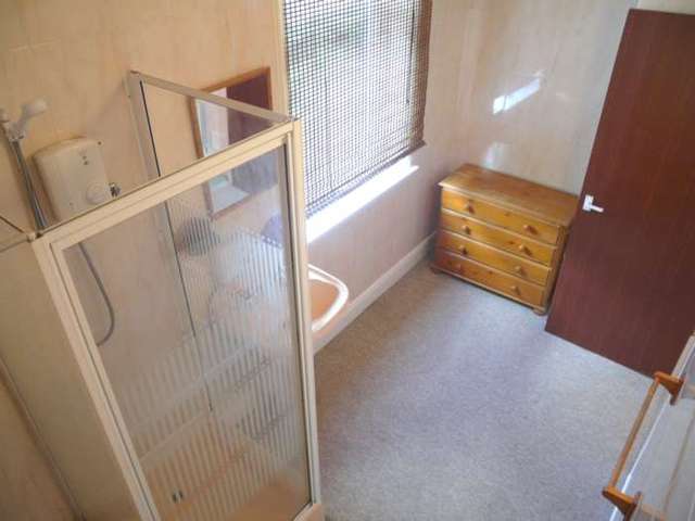 Image of 1 bedroom Flat to rent in Victoria Crescent Eccles Manchester M30 at Victoria Crescent Eccles Manchester, M30 9AN
