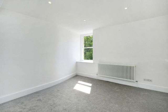  Image of 3 bedroom Flat for sale in Victoria Square Clifton Bristol BS8 at Victoria Square Clifton Bristol, BS8 4EU