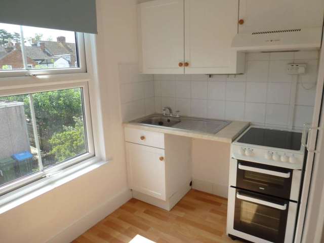  Image of 1 bedroom Flat to rent in Victoria Street Aylesbury HP20 at Victoria Street  Aylesbury, HP20 1NA