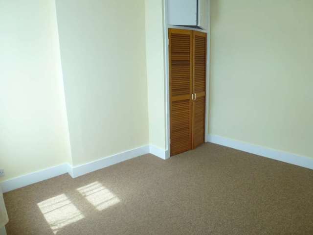  Image of 1 bedroom Flat to rent in Victoria Street Aylesbury HP20 at Victoria Street  Aylesbury, HP20 1NA