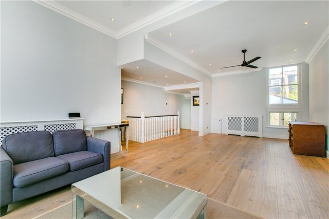  Image of 3 bedroom Maisonette to rent in Wandsworth Bridge Road London SW6 at Wandsworth Bridge Road  London, SW6 2UA