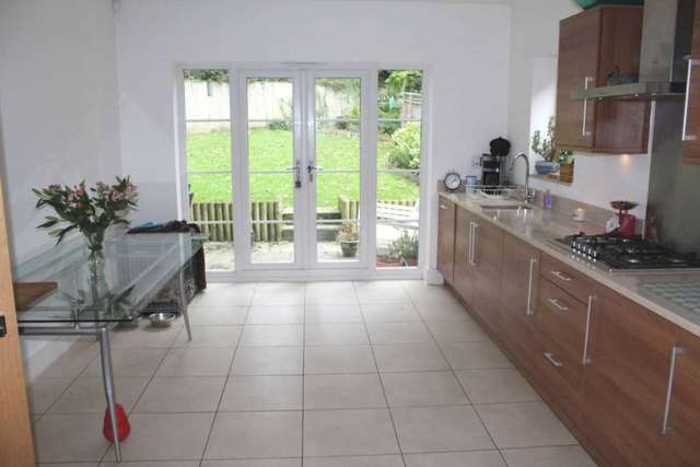  Image of 4 bedroom Detached house to rent in Warren Farm Close Epsom KT17 at Warren Farm Close  Epsom, KT17 3AJ