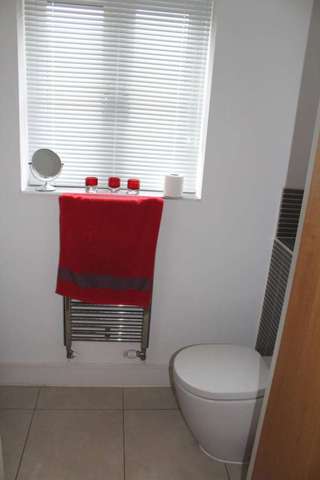  Image of 4 bedroom Detached house to rent in Warren Farm Close Epsom KT17 at Warren Farm Close  Epsom, KT17 3AJ