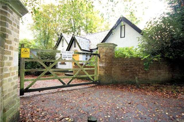  Image of 4 bedroom Detached house for sale in Warren Lane Stanmore HA7 at Stanmore Middlesex Stanmore, HA7 4LB