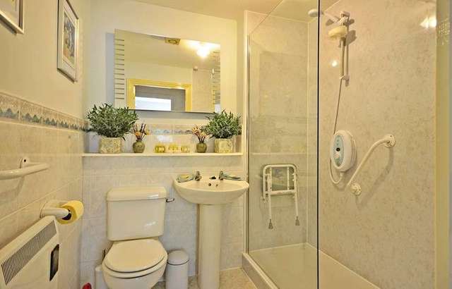  Image of 2 bedroom Retirement Property for sale in Ashford Road Canterbury CT1 at 177 Ashford Road  Canterbury, CT1 3XR