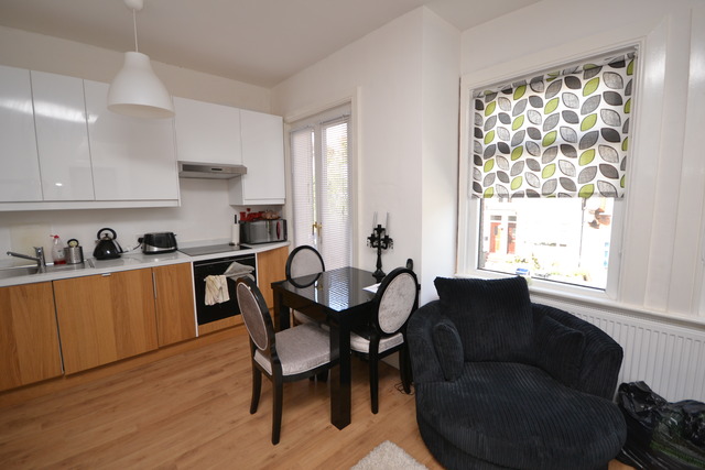 Image of 2 bedroom Property to rent in Welbeck Road New Barnet Barnet EN4 at Barnet, EN4 8RY
