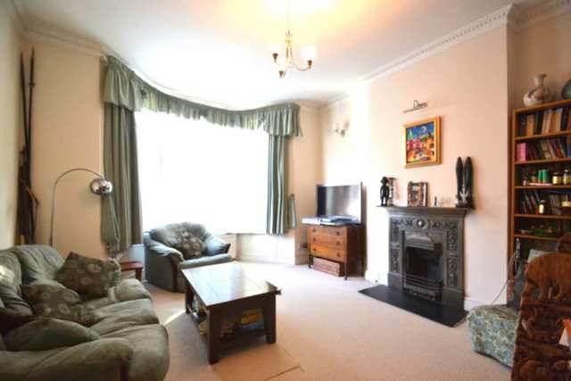  Image of 3 bedroom Flat to rent in Weltje Road London W6 at Weltje Road  London, W6 9LT