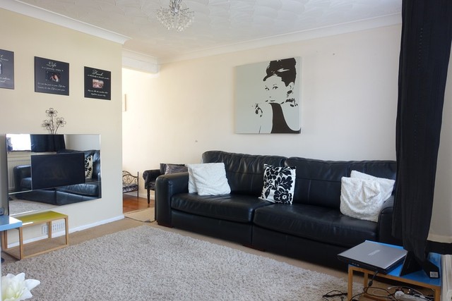  Image of 3 bedroom Semi-Detached house to rent in Wye Close Bletchley Milton Keynes MK3 at West Bletchley  Bletchley, MK3 7PJ