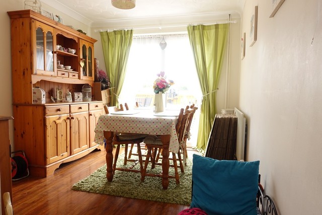  Image of 3 bedroom Semi-Detached house to rent in Wye Close Bletchley Milton Keynes MK3 at West Bletchley  Bletchley, MK3 7PJ