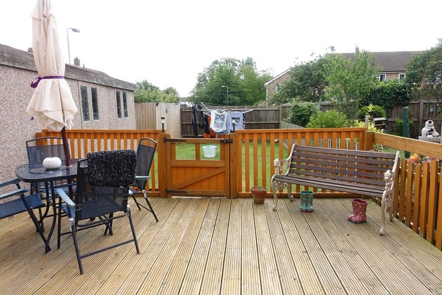  Image of 3 bedroom Semi-Detached house to rent in Wye Close Bletchley Milton Keynes MK3 at West Bletchley  Bletchley, MK3 7PJ