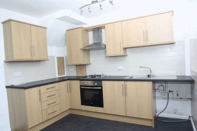  Image of 3 bedroom Semi-Detached house to rent in Westbourne Road Pontefract WF8 at Westbourne Road  Pontefract, WF8 4JY