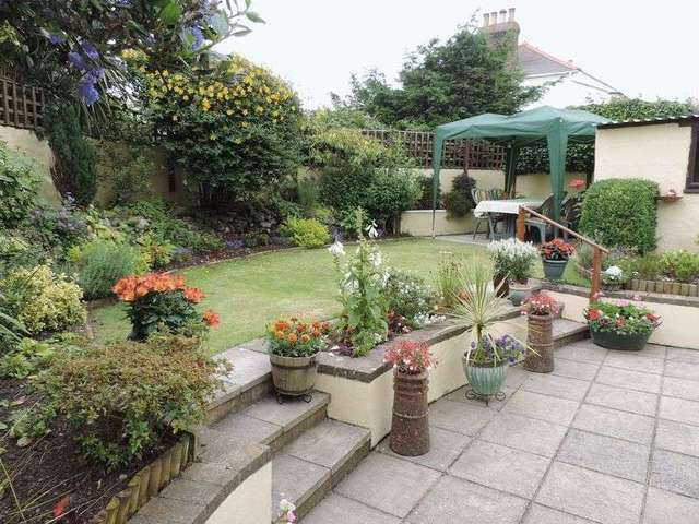  Image of 2 bedroom Cottage for sale in Wheal Montague North Country Redruth TR16 at Wheal Montague North Country Redruth, TR16 4AF