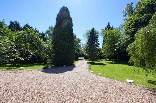  Image of 5 bedroom Detached house for sale in Whipsnade Dunstable LU6 at Whipsnade Dunstable, LU6 2LN