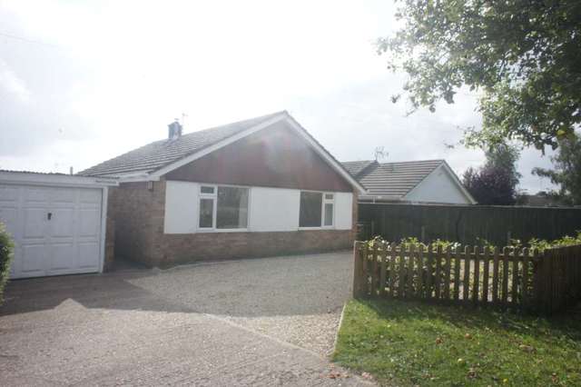  Image of 3 bedroom Bungalow to rent in Cartwright Road Charlton Banbury OX17 at Farthinghoe Road  OxfordshireoX17 3de, OX17 3DG