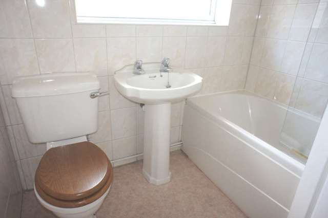  Image of 3 bedroom Bungalow to rent in Cartwright Road Charlton Banbury OX17 at Farthinghoe Road  OxfordshireoX17 3de, OX17 3DG