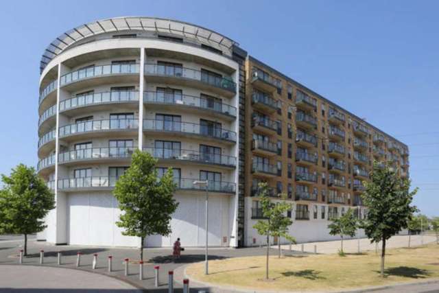  Image of 1 bedroom Apartment to rent in Durnsford Road London SW19 at Durnsford Road Wimbledon London, SW19 8GW