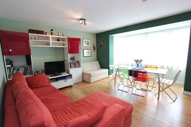  Image of 1 bedroom Flat to rent in Windmill Place Edinburgh EH8 at Newington Edinburgh Edinburgh, EH8 9XQ