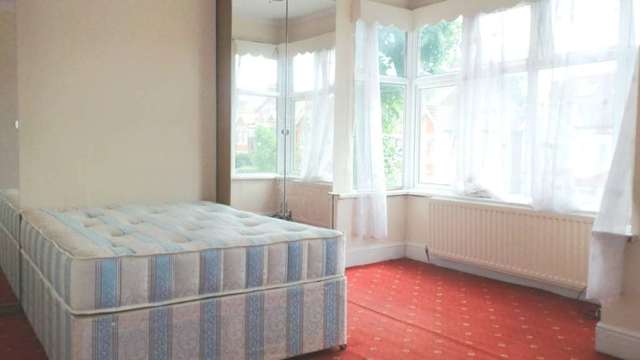  Image of 5 bedroom Detached house to rent in Windmill Road London W5 at Windmill Road Ealing London, W5 4DJ