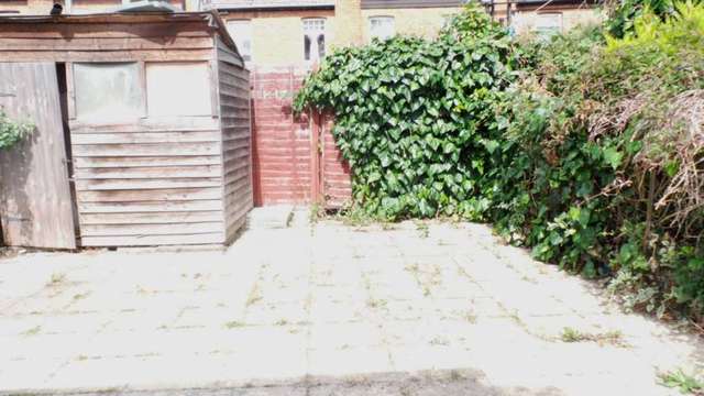  Image of 5 bedroom Detached house to rent in Windmill Road London W5 at Windmill Road Ealing London, W5 4DJ