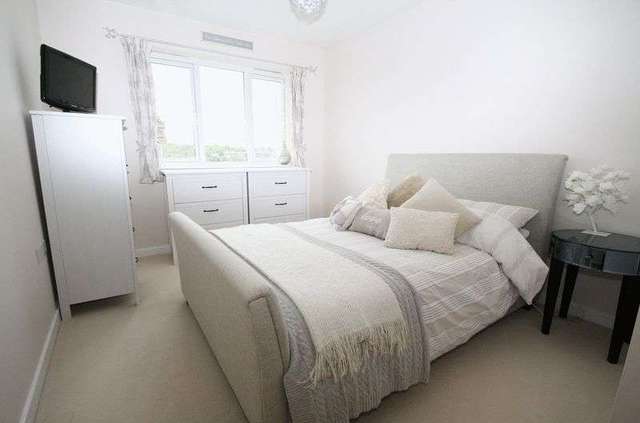 Image of 1 bedroom Flat to rent in Windrush Drive High Wycombe HP13 at Windrush Drive  High Wycombe, HP13 7TR