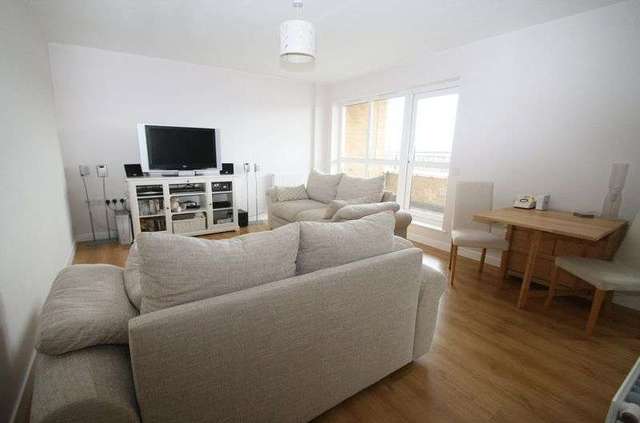  Image of 1 bedroom Flat to rent in Windrush Drive High Wycombe HP13 at Windrush Drive  High Wycombe, HP13 7TR