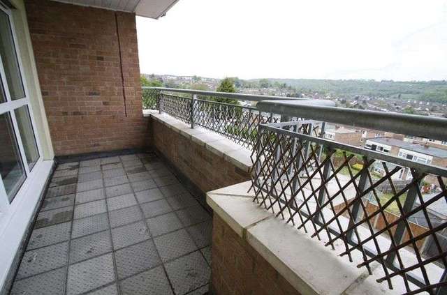  Image of 1 bedroom Flat to rent in Windrush Drive High Wycombe HP13 at Windrush Drive  High Wycombe, HP13 7TR