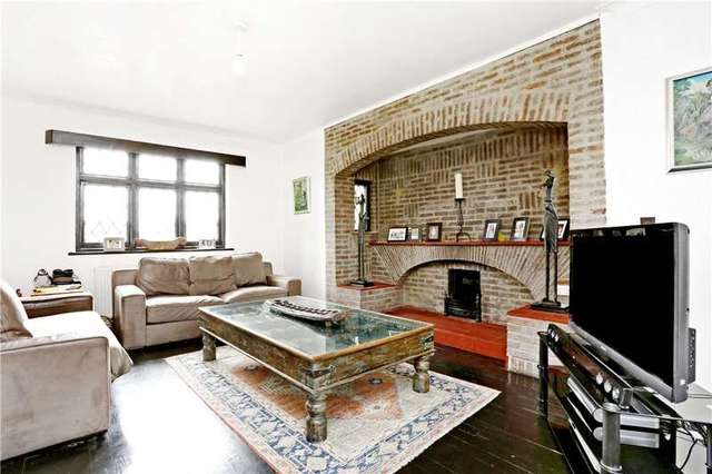  Image of 4 bedroom Detached house for sale in Winscombe Way Stanmore HA7 at Stanmore Middlesex Stanmore, HA7 3AX