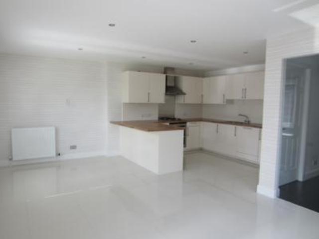  Image of 4 bedroom Semi-Detached house to rent in Woodlands Terrace Cults Aberdeen AB15 at Cults Aberdeen Aberdeen, AB15 9DG