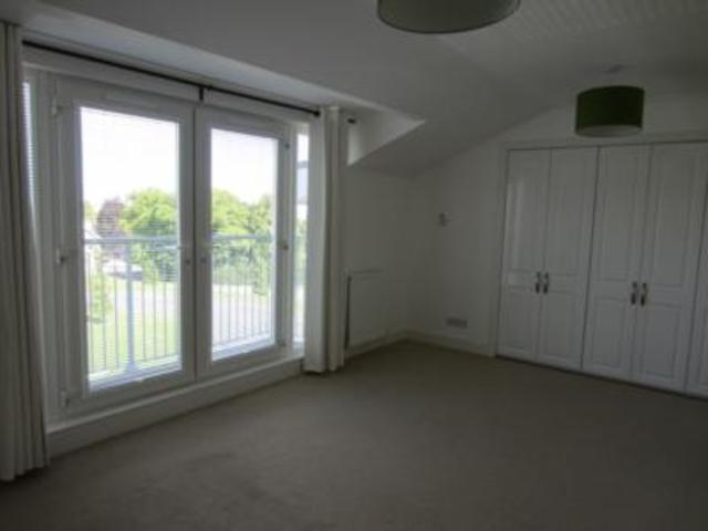  Image of 4 bedroom Semi-Detached house to rent in Woodlands Terrace Cults Aberdeen AB15 at Cults Aberdeen Aberdeen, AB15 9DG