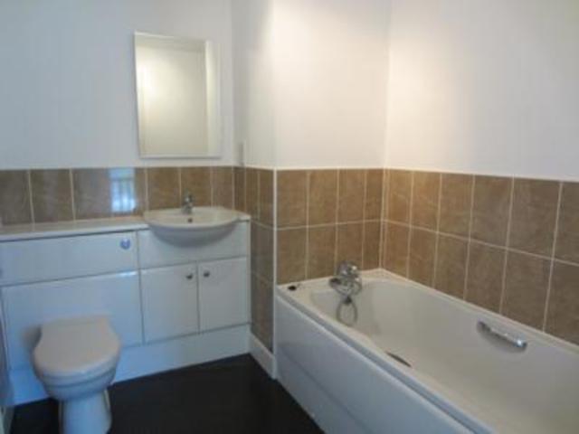  Image of 4 bedroom Semi-Detached house to rent in Woodlands Terrace Cults Aberdeen AB15 at Cults Aberdeen Aberdeen, AB15 9DG