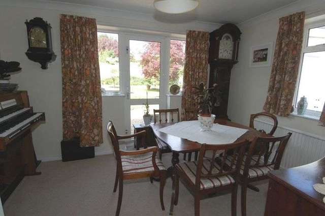  Image of 3 bedroom Detached house for sale in Aysgarth Road Yarnton Kidlington OX5 at Aysgarth Road Yarnton Yarnton, OX5 1ND