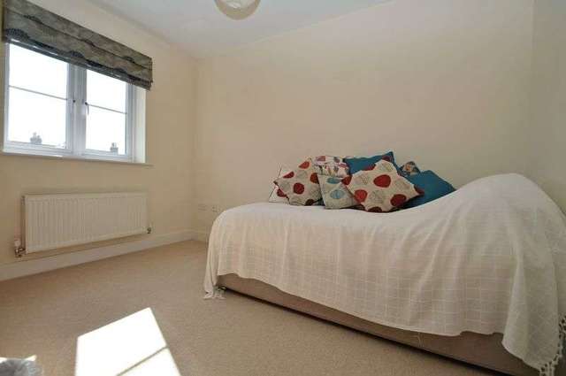  Image of 4 bedroom Terraced house for sale in Yeates Court Clevedon BS21 at Yeates Court  Clevedon, BS21 6HU